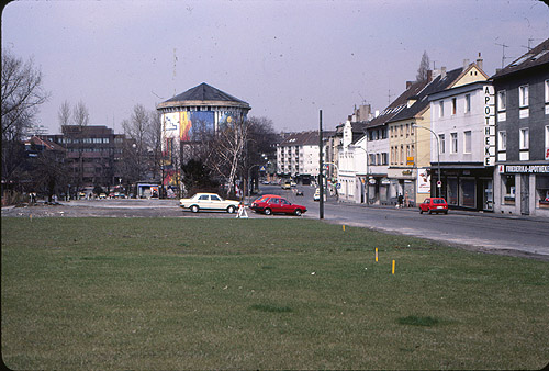 Universitäts-Straße