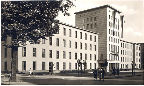 Knappschafts Neubau nach dem Krieg